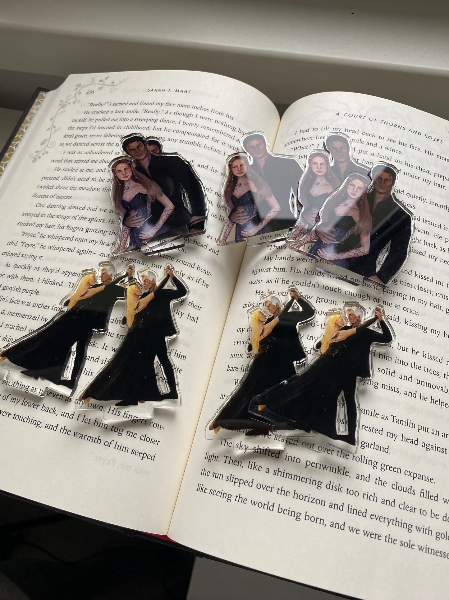 Feyre & Rhysand - acrylic standee